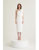 'LUCK' Beyaz Tek Omuz Saten Fiyonk Detaylı Boncuk İşlemeli Krep Midi Elbise